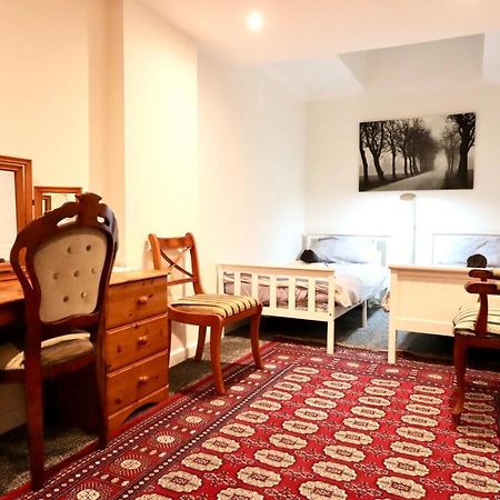 Twin Room Earls Court Central London - Shared Accommodation エクステリア 写真