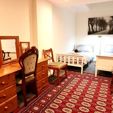 Twin Room Earls Court Central London - Shared Accommodation エクステリア 写真