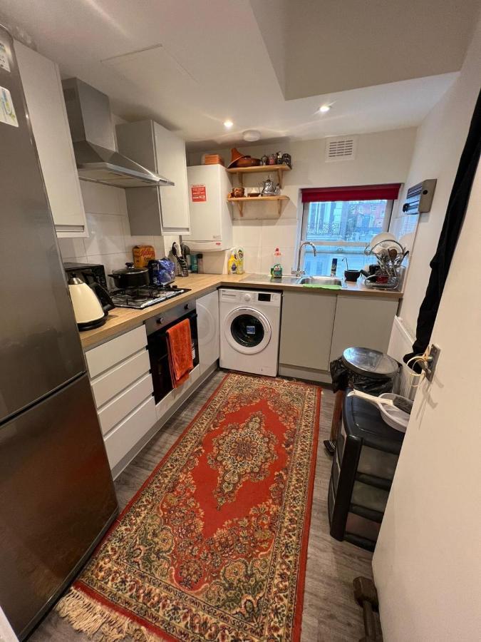 Twin Room Earls Court Central London - Shared Accommodation エクステリア 写真